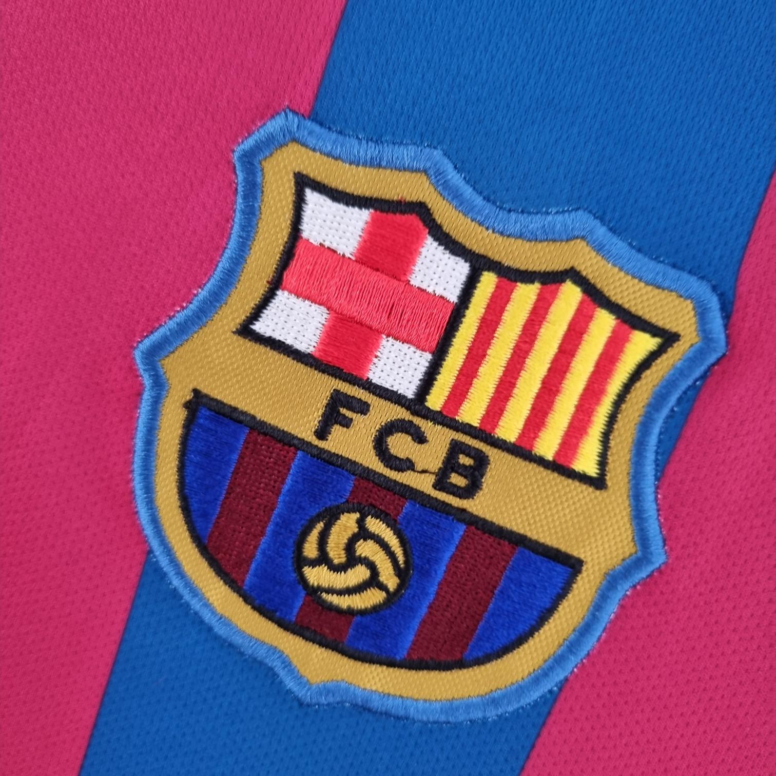 Retro Barcelona 2005/2006 Tay Dài ( Sân Nhà )
