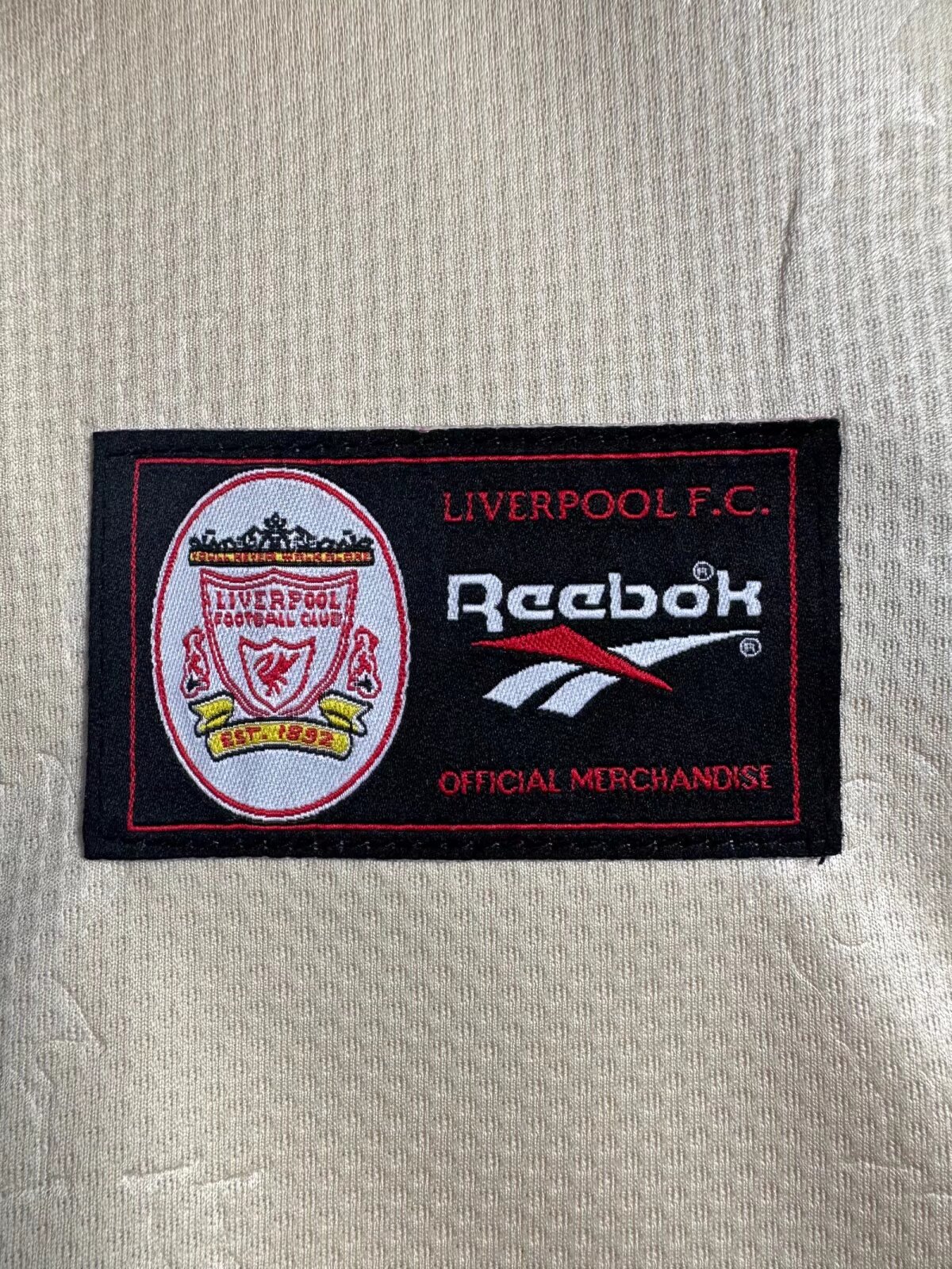 Retro Liverpool 1996/1997 Tay Dài ( Sân Khách )