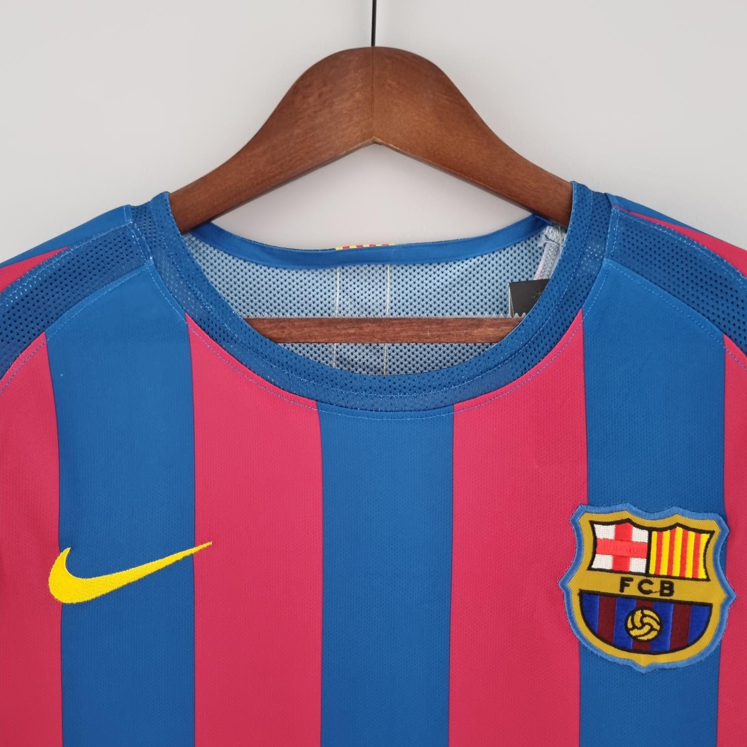 Retro Barcelona 2005/2006 Tay Dài ( Sân Nhà )