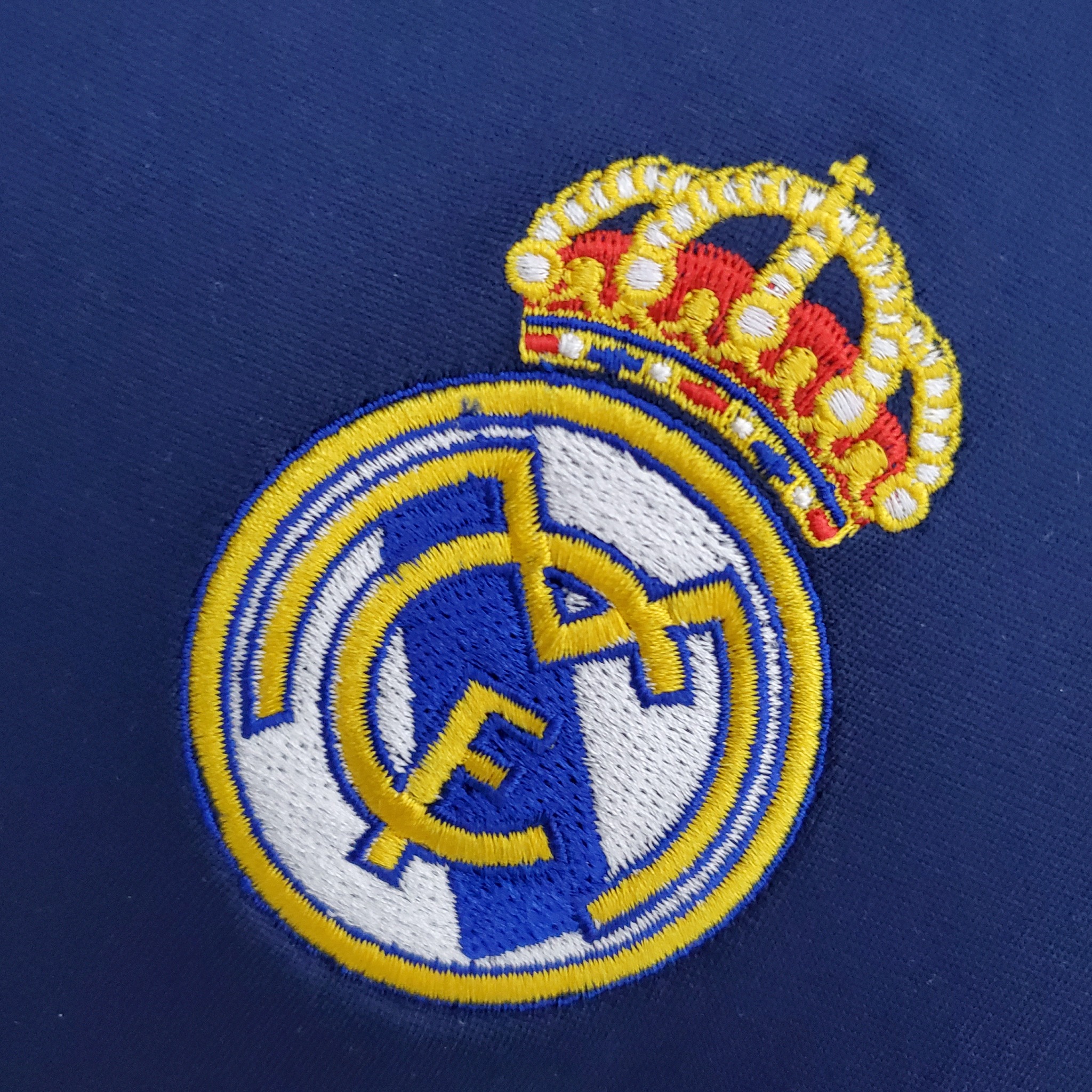 Retro Real Madrid 2005/2006 ( Sân Khách )