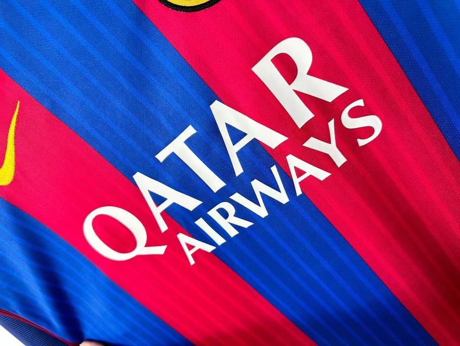 Retro Barcelona 2016/2017 Tay Dài ( Sân Nhà )