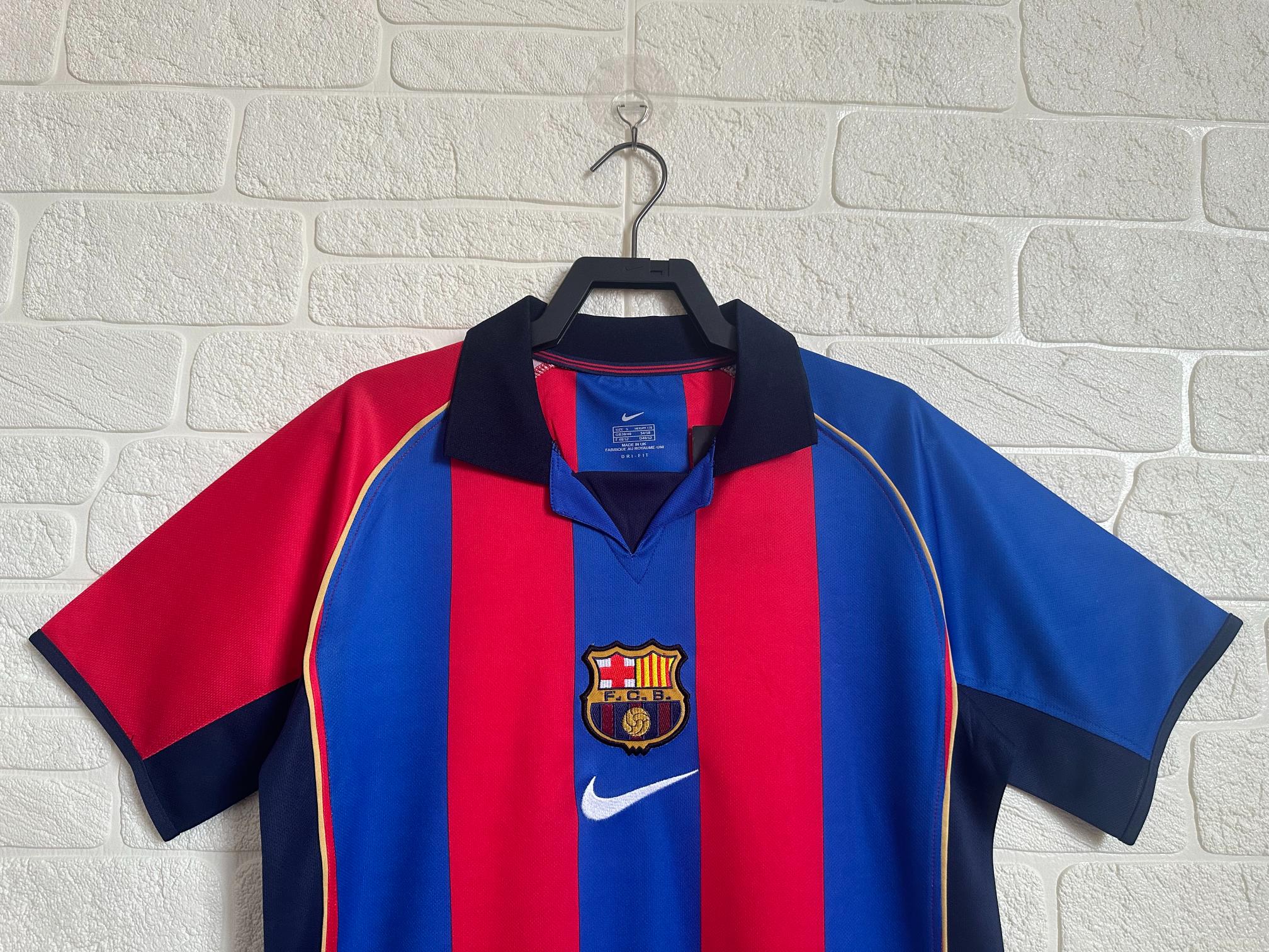 Retro Barcelona 2001/2002 ( Sân Nhà )