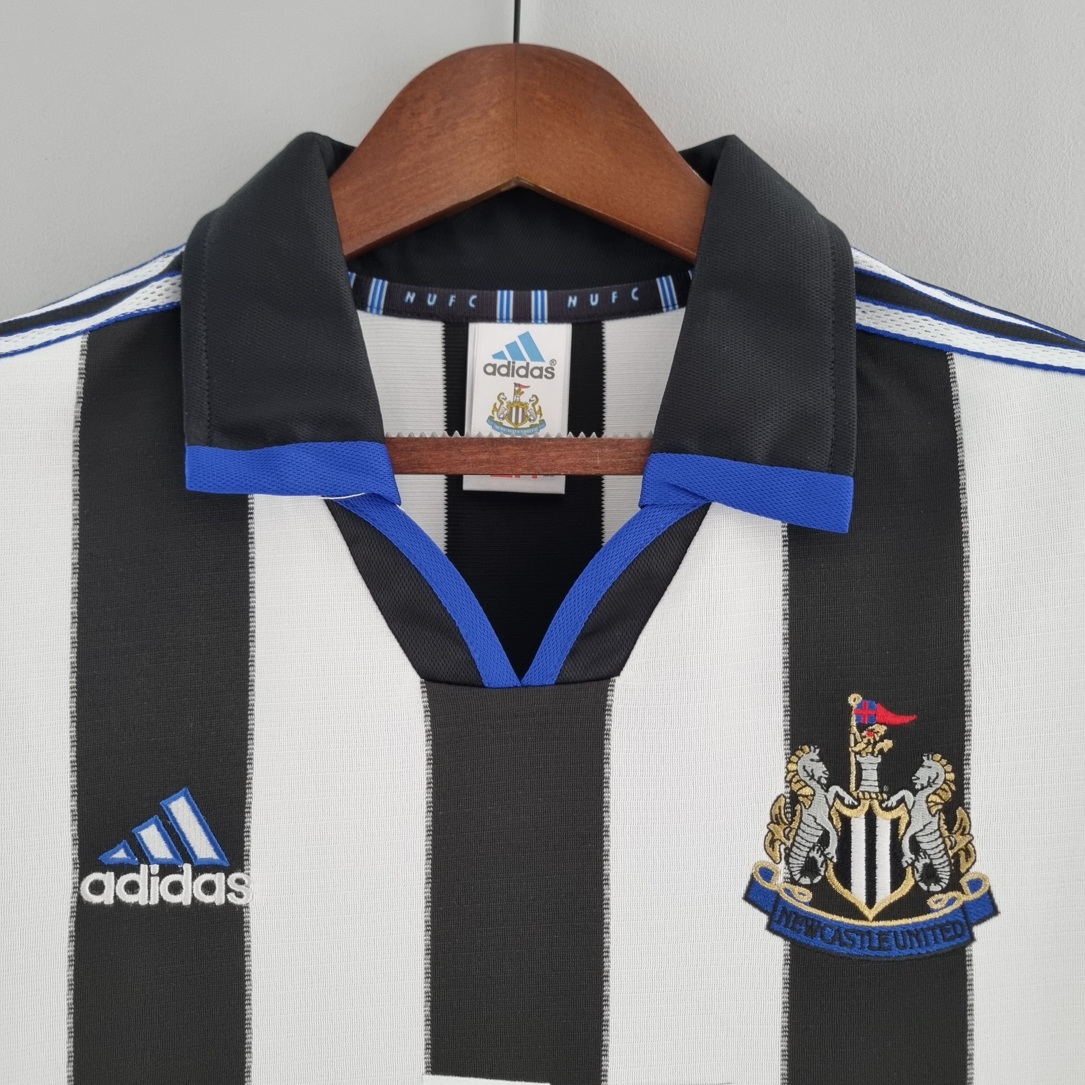 Retro NewCastle 2000/2001 ( Sân Nhà )