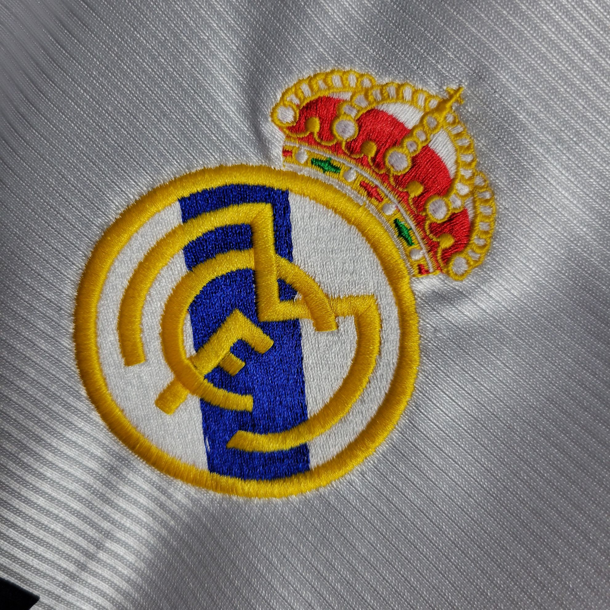 Retro Real Madrid 1999/2000 ( Sân Nhà )