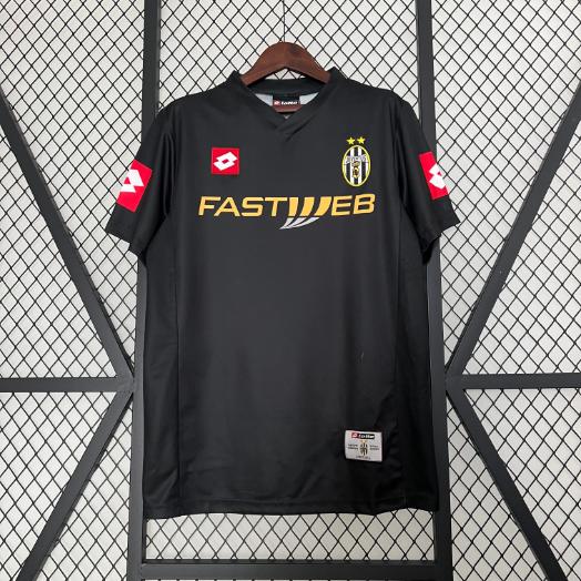 Retro Juventus 2001/2002 ( Sân Khách )