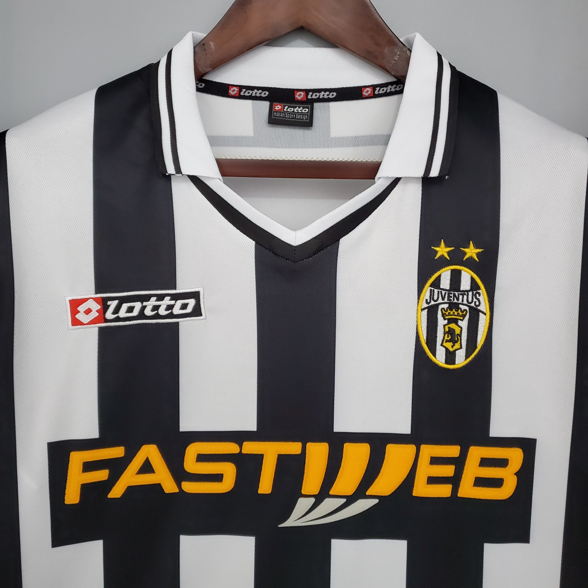 Retro Juventus 2001/2002 ( Sân Nhà )