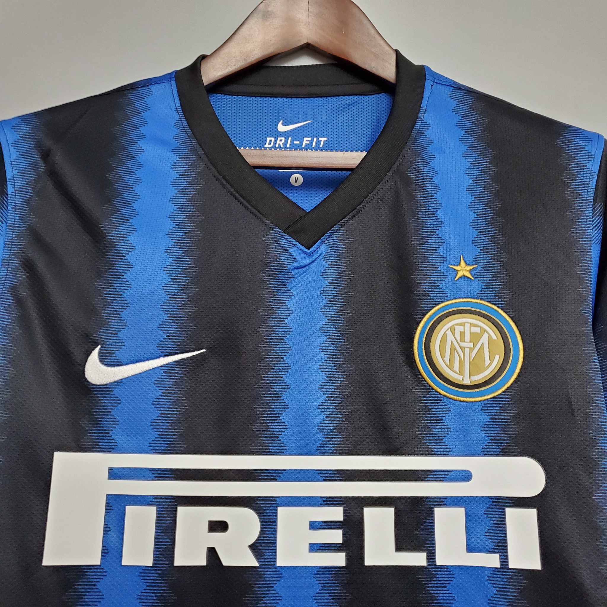 Retro Inter Milan 2010/2011 Tay Dài ( Sân Nhà )