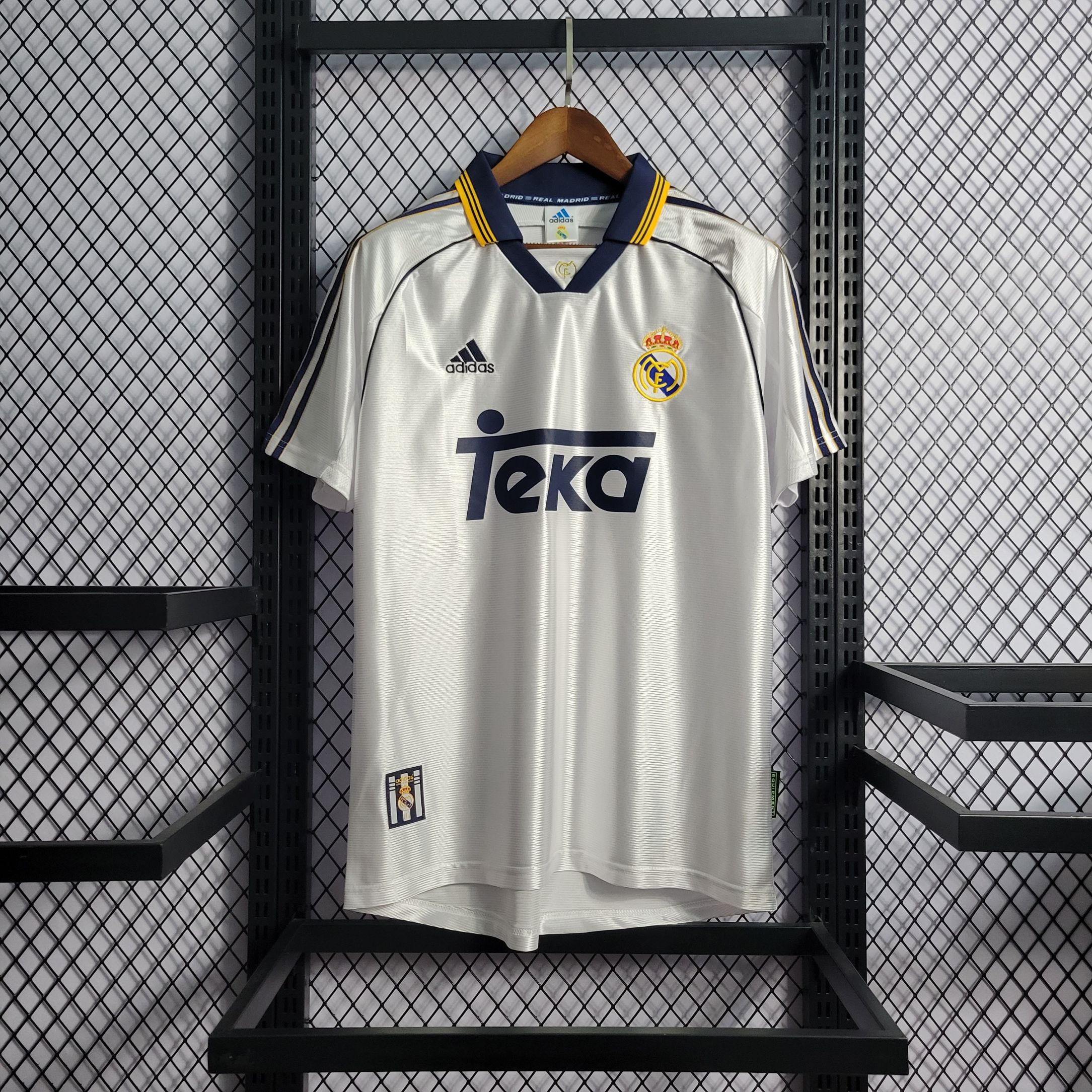 Retro Real Madrid 1999/2000 ( Sân Nhà )