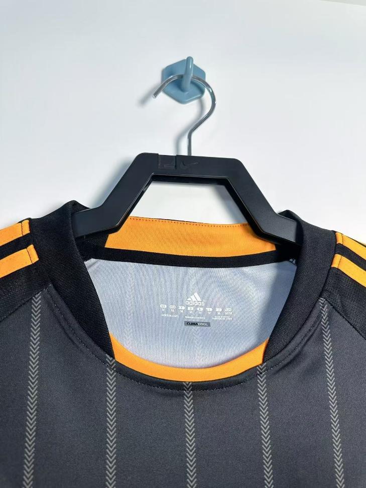 Retro Chelsea 2010/2011 ( Sân Khách )