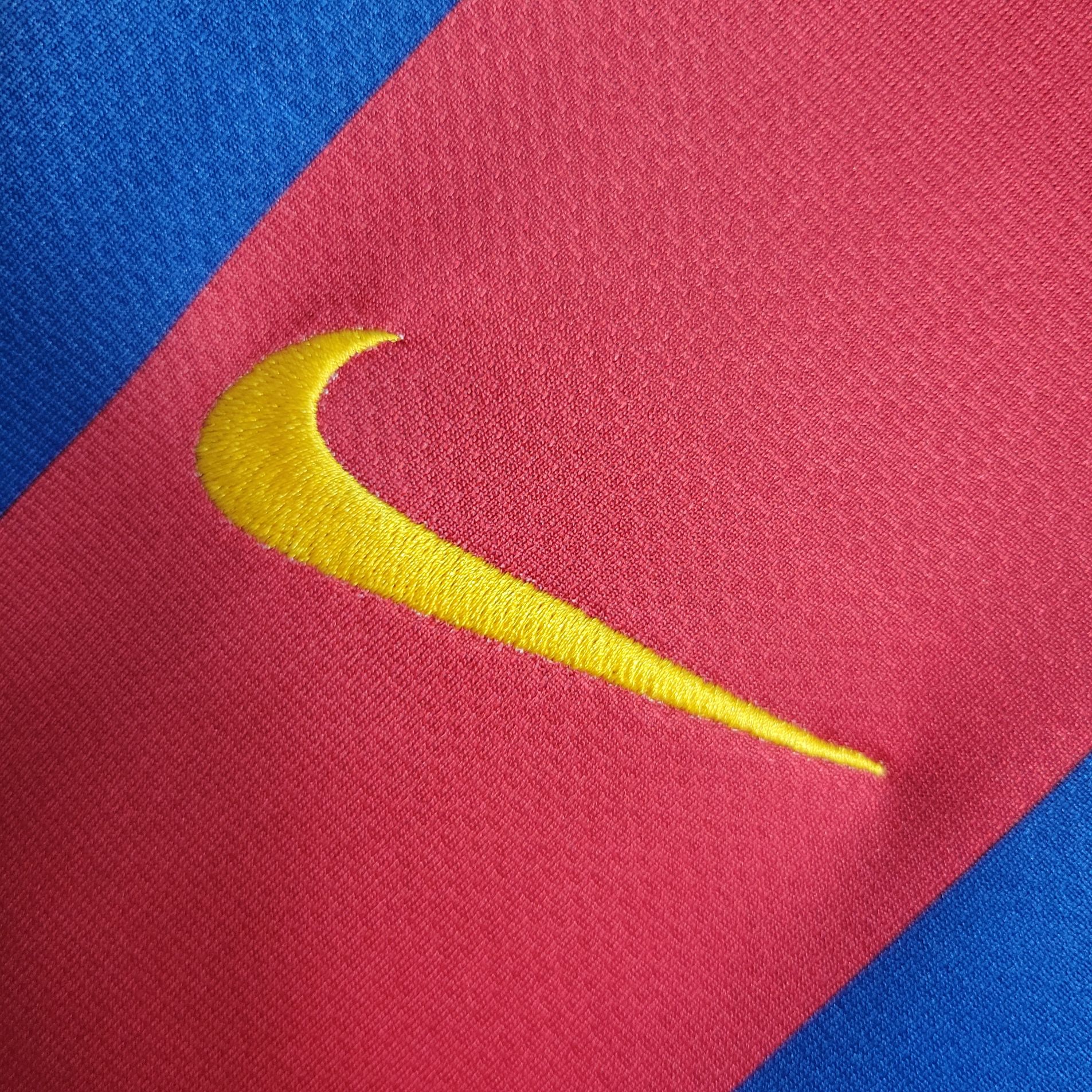 Retro Barcelona 2010/2011 ( Sân Nhà )