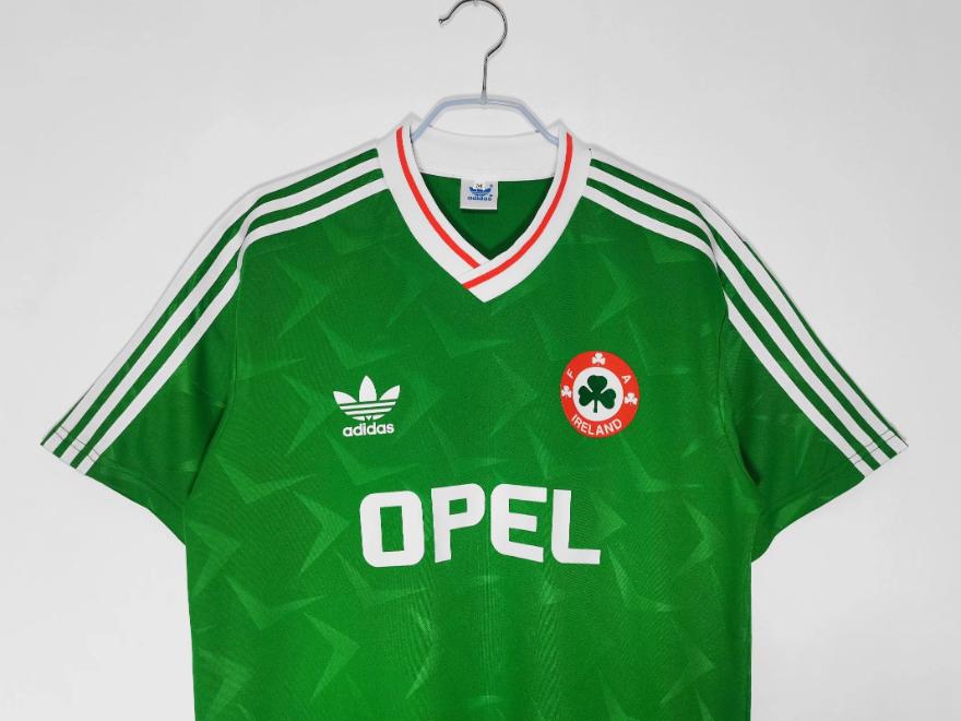 Retro Ireland 1990 ( Sân Nhà )