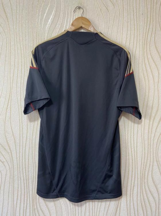 Retro Liverpool 2009/2010 ( Sân Khách )