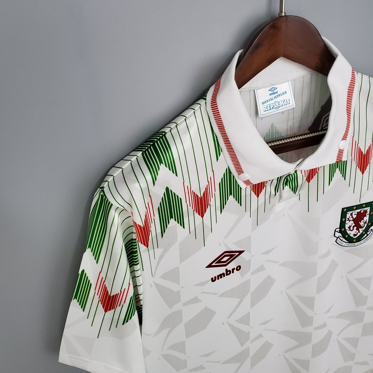 Retro Wales 1990 ( Sân Khách )