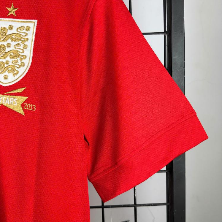 Retro Anh 2013 ( Sân Khách )