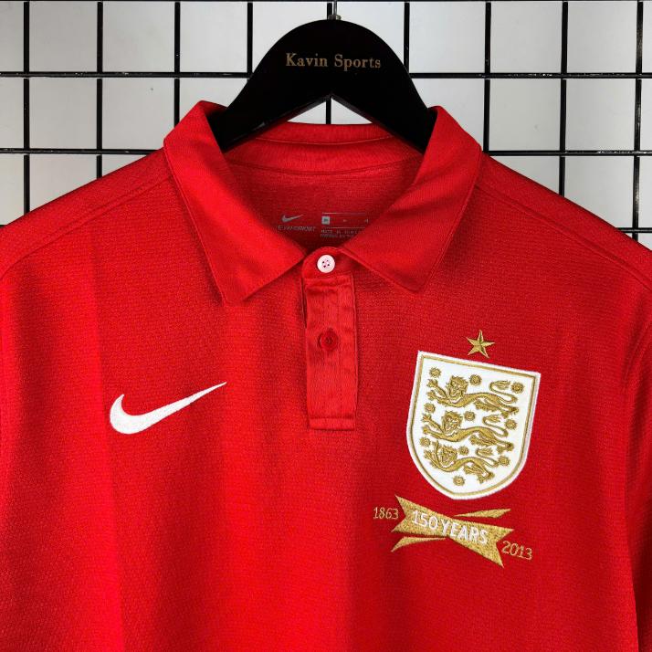 Retro Anh 2013 ( Sân Khách )