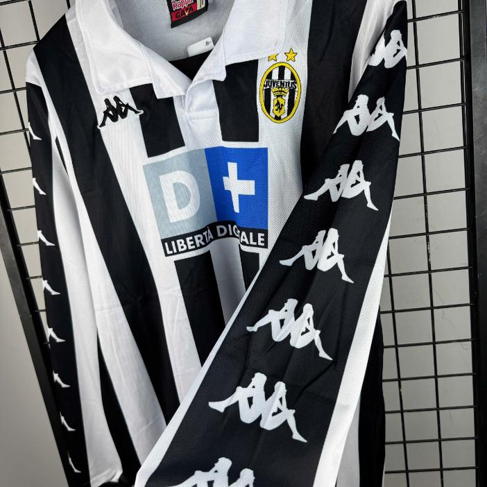 Retro Juventus 1999/2000 Tay Dài ( Sân Nhà )