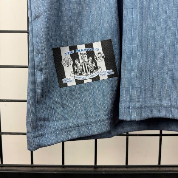 Retro Newcastle 1996/1997 ( Sân Khách )