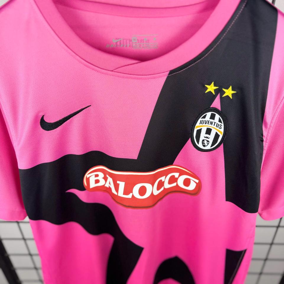 Retro Juventus 2011/2012 ( Sân Khách )
