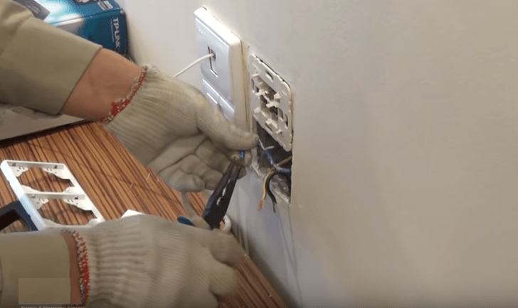 Ổ cắm điện âm tường có tác dụng gì? Cách lắp ổ cắm điện âm tường như thế nào?