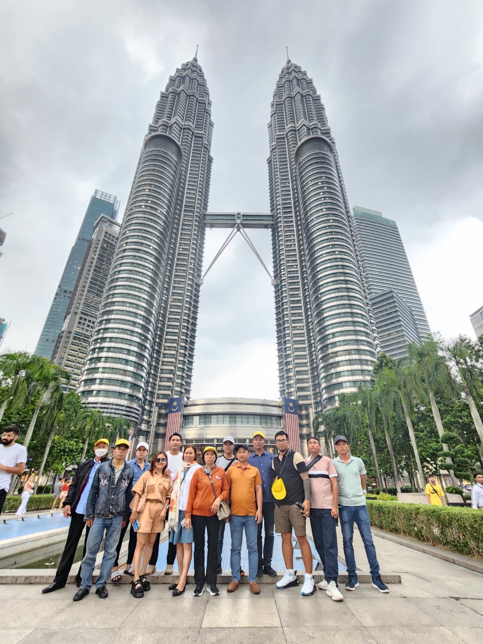 Tháp Đôi (Twins Tower)