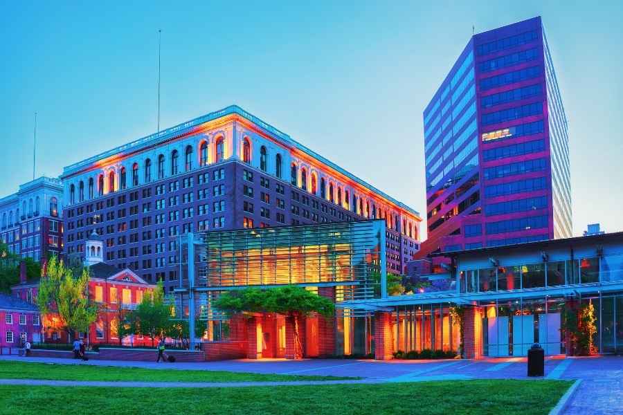 APR7 - NEW YORK - PHILADELPHIA - WASHINGTON - NIAGARA - BOSTON (KM)