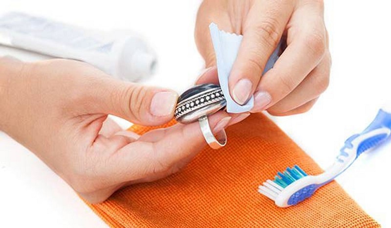 Vệ sinh dây chuyền thường xuyên