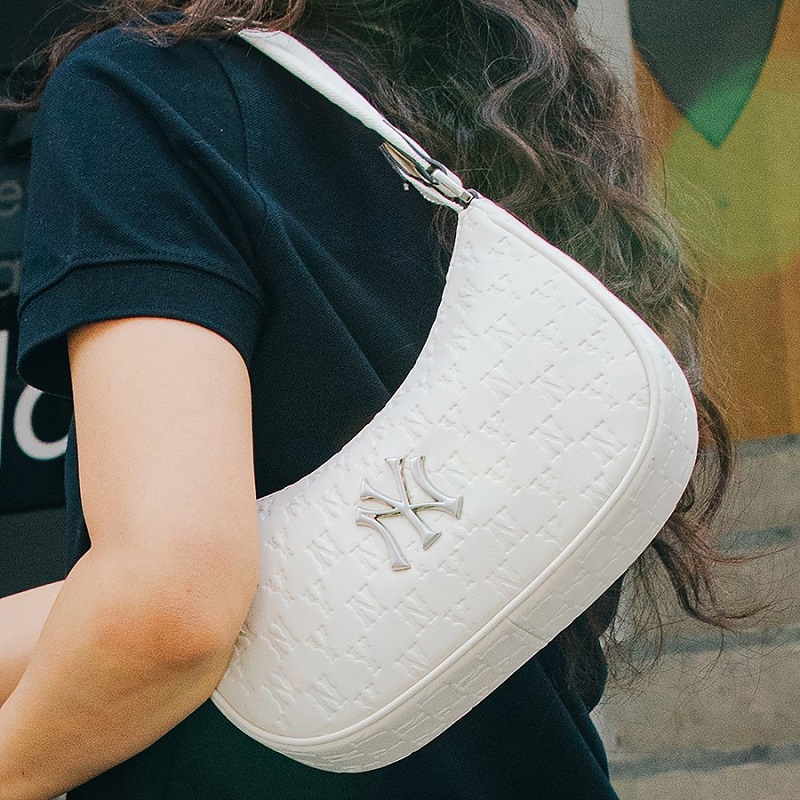 Túi xách MLB Monogram Embossed Hobo Bag New York Yankees