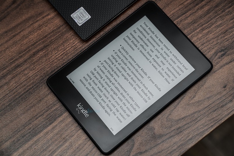 Yêu xa nên tặng quà gì cho bạn trai? - Máy đọc sách Kindle