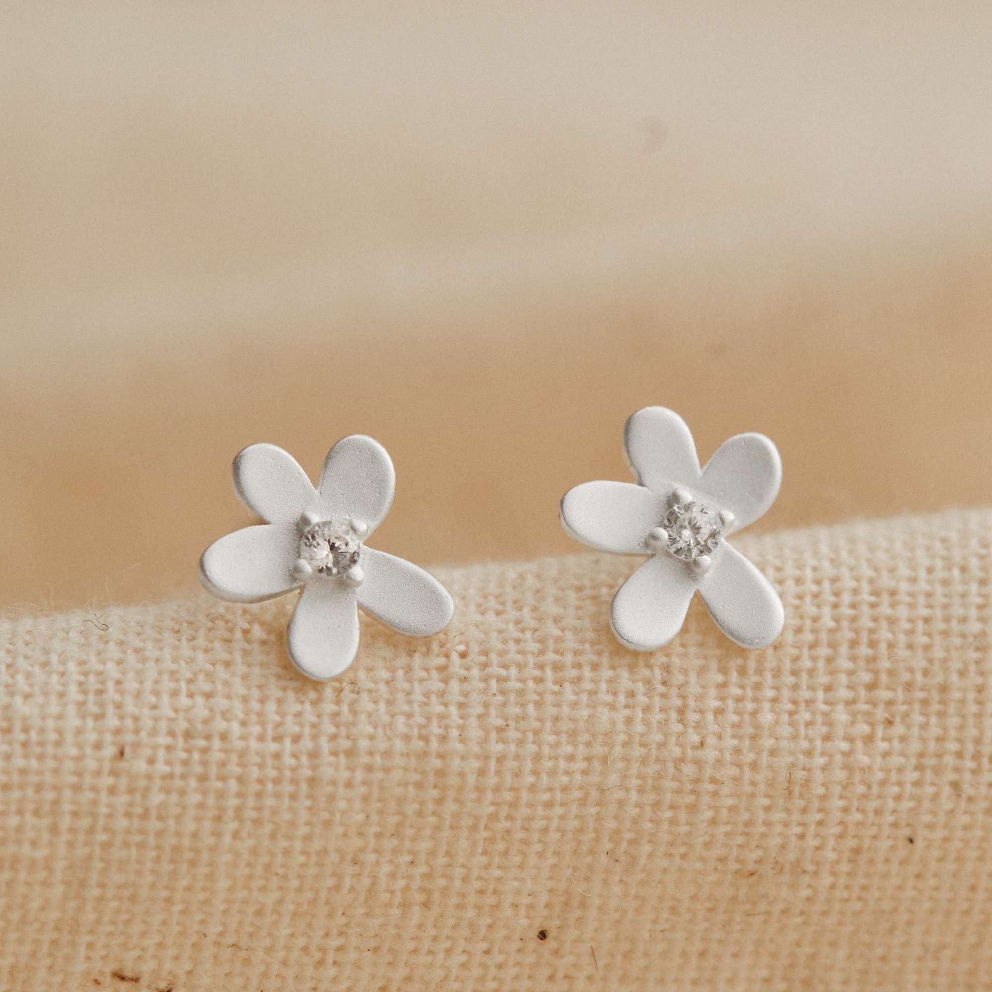 (1 Cái) Khuyên Tai Bạc 925 Flat Back Hoa 5 Cánh Nụ Đính Đá - VCE535-L