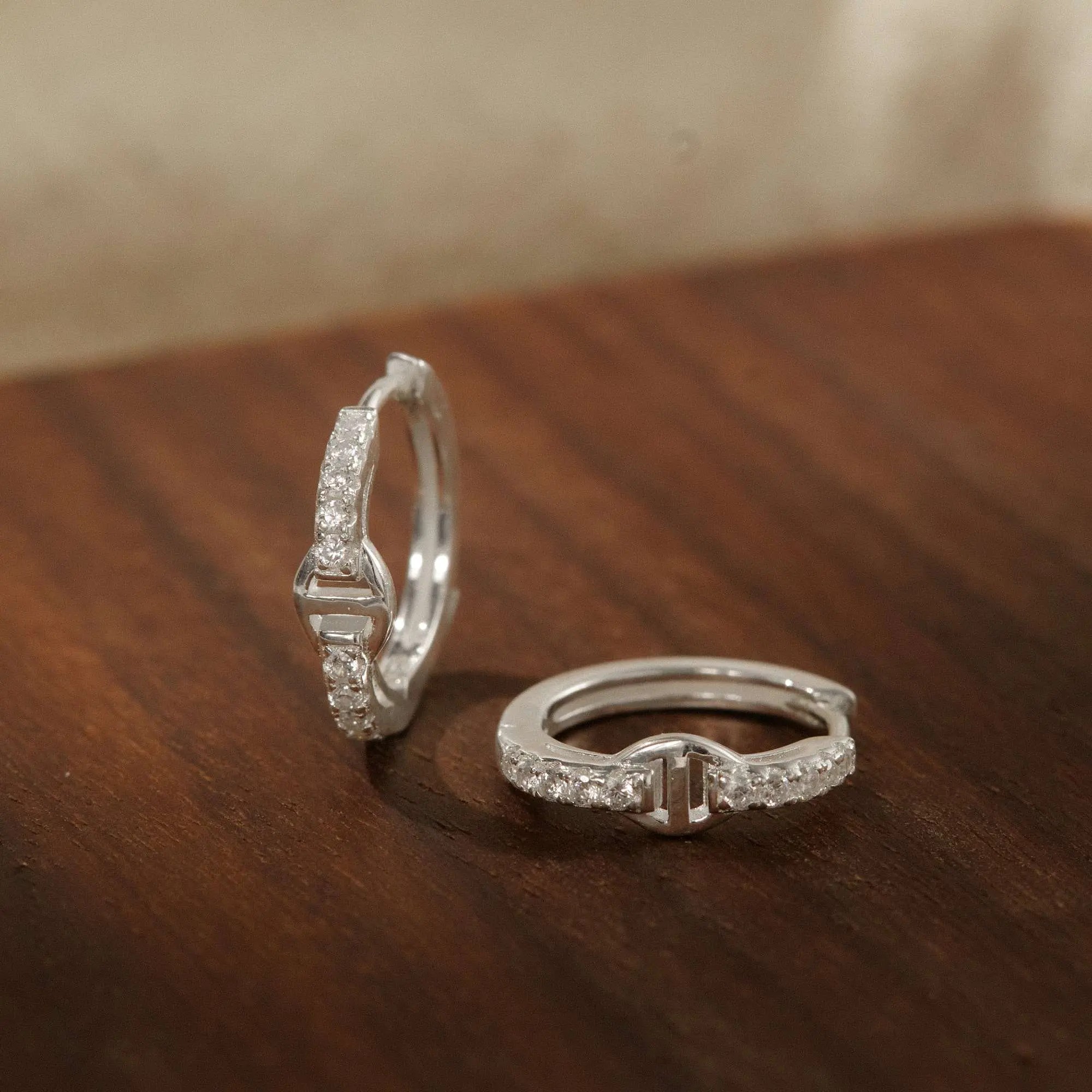 (1 Cái) Khuyên Tai Hoop Bạc 925 Đính Đá Classic - VCE539-L