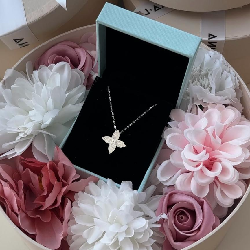 Dây Chuyền Bạc 925 Cỏ 4 Lá Đính Đá Lấp Lánh Lady Clover  - VUN02-1