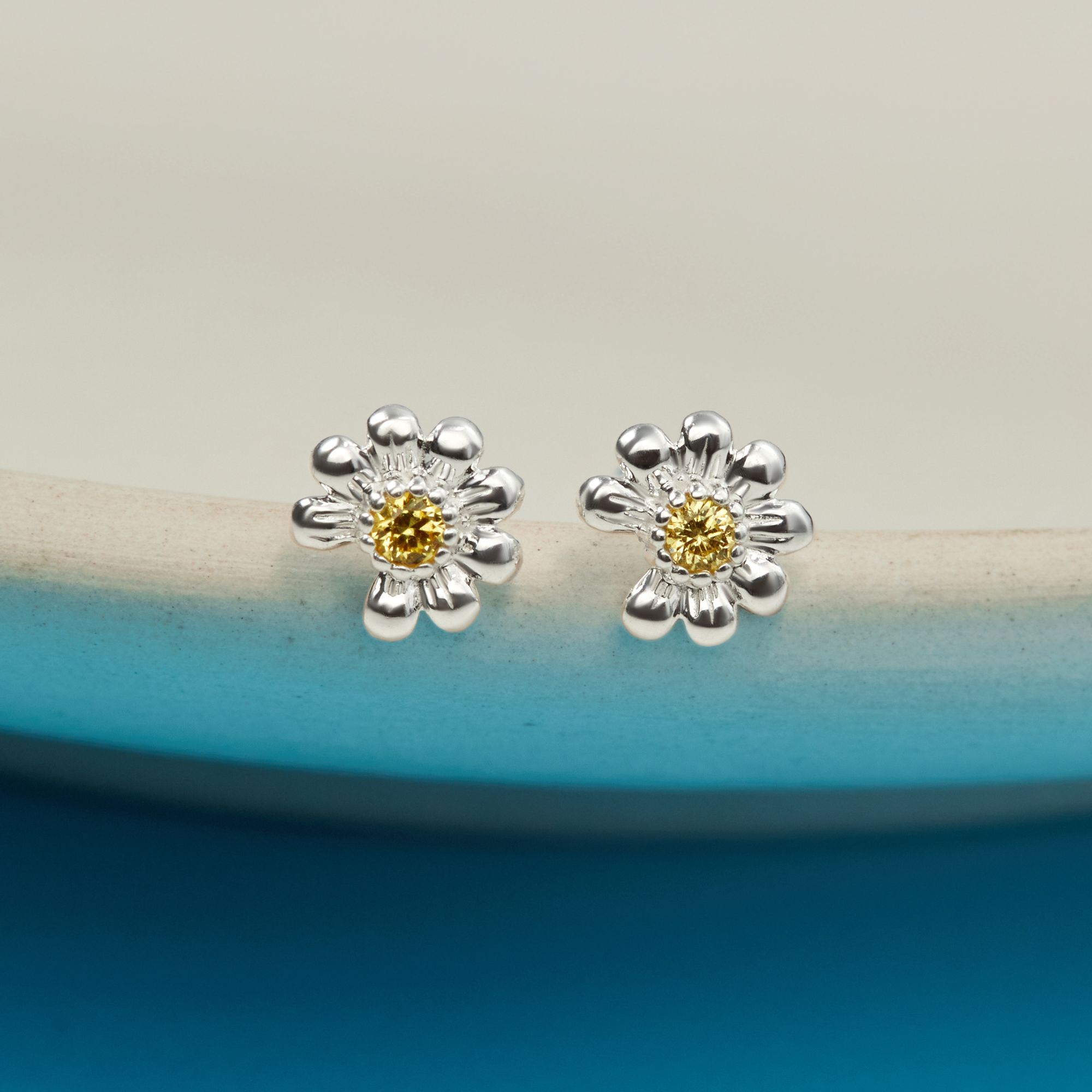 (1 Cái) Khuyên Tai Stud Bạc 925 Nụ Hoa Cúc Daisy - VCE50-L