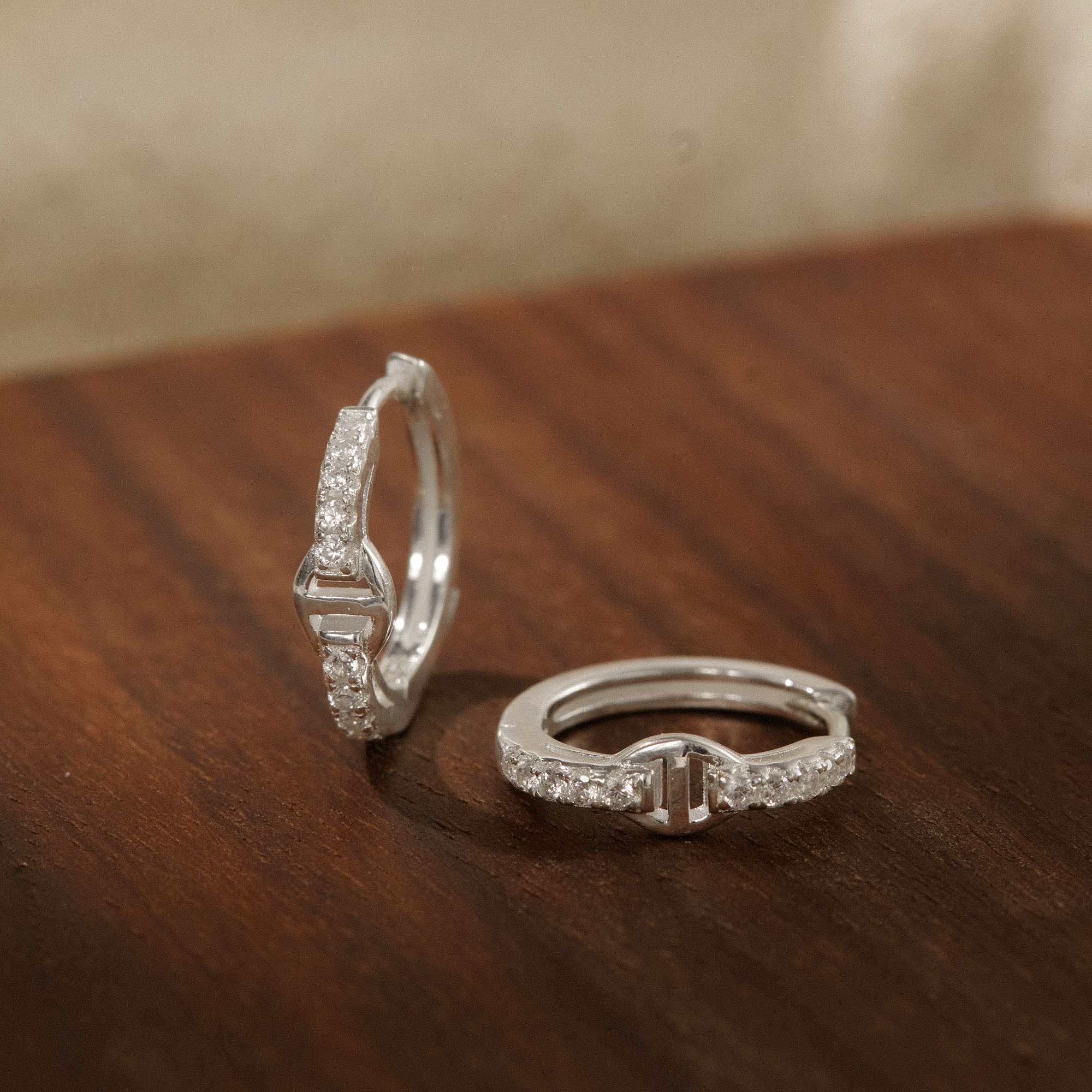 (1 Cái) Khuyên Tai Hoop Bạc 925 Đính Đá Classic - VCE539-L