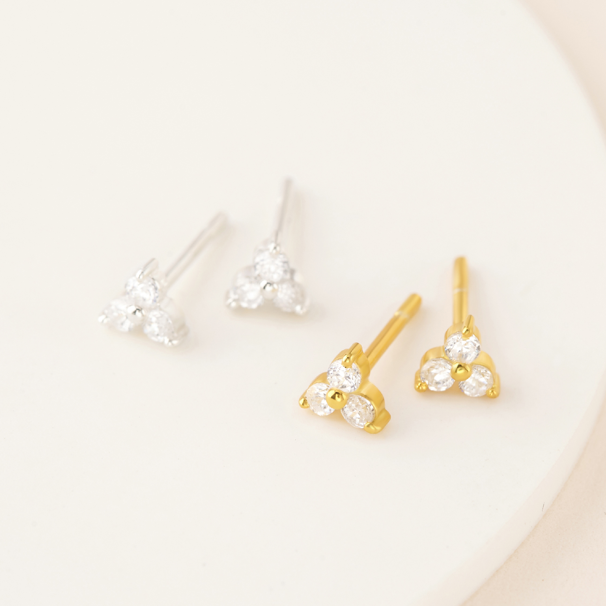 Khuyên Tai Bạc 925 Dáng Nụ Hình Hoa 3 Cánh Đính Đá Tiny Stud - VCE09