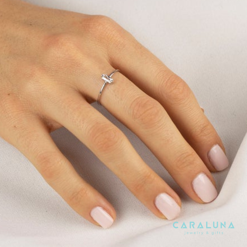 Nhẫn Bạc 925 Mặt Đá Baguette Dọc Dainty Lady - BR47