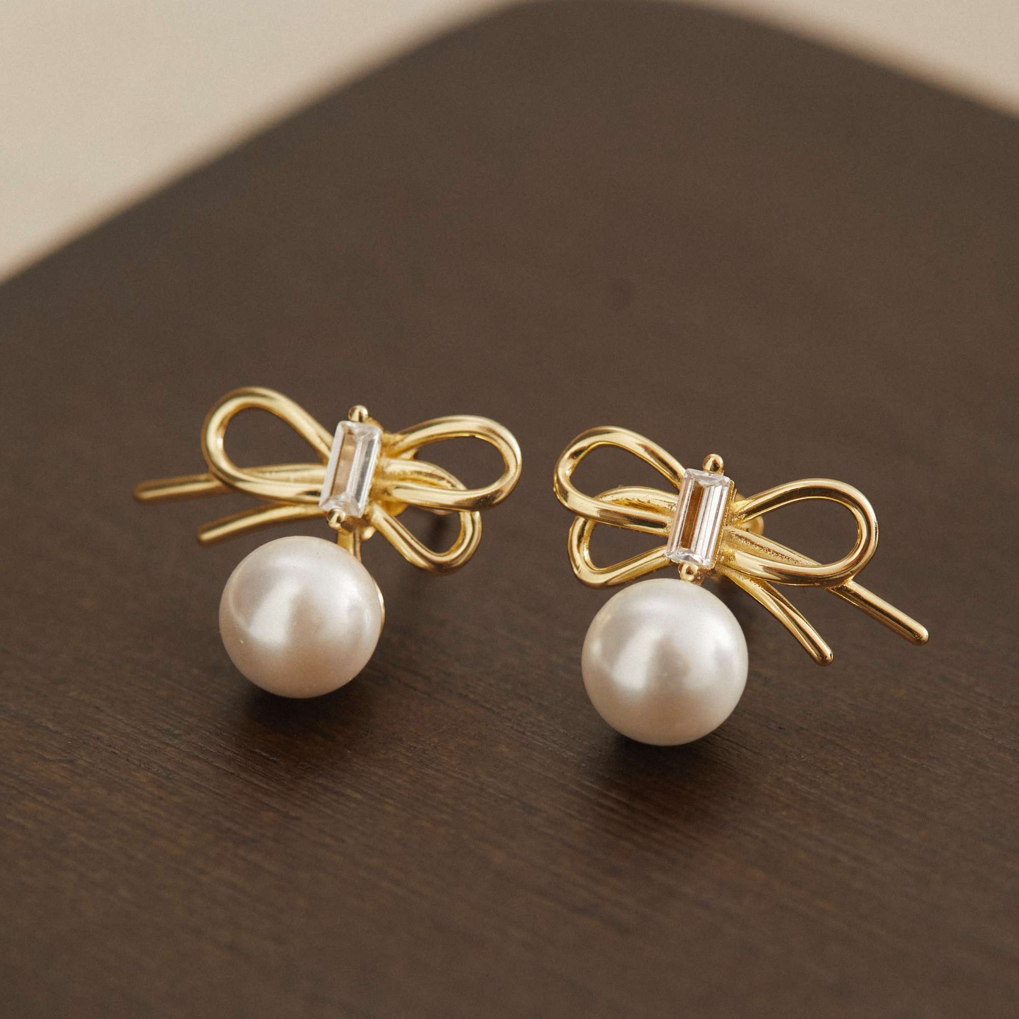 Khuyên Tai Bạc 925 Nơ Mảnh Đính Ngọc Trai Tự Nhiên - VCE531