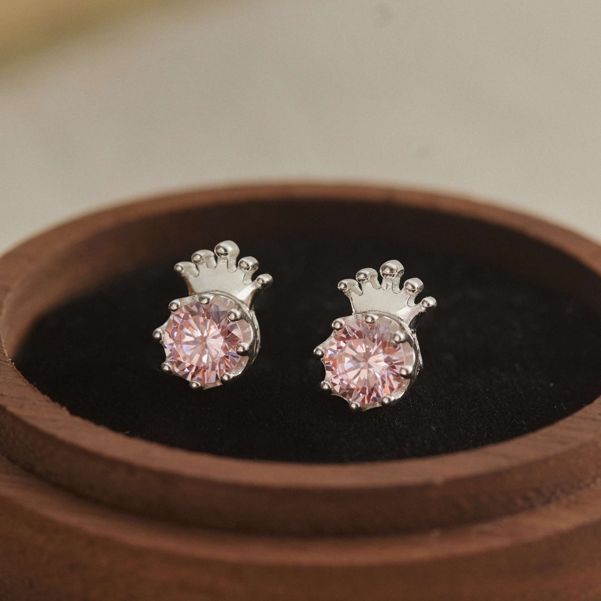 Quà Tặng 8/3 Khuyên Tai Bạc 925 Vương Miện Đá Hồng - VCE529