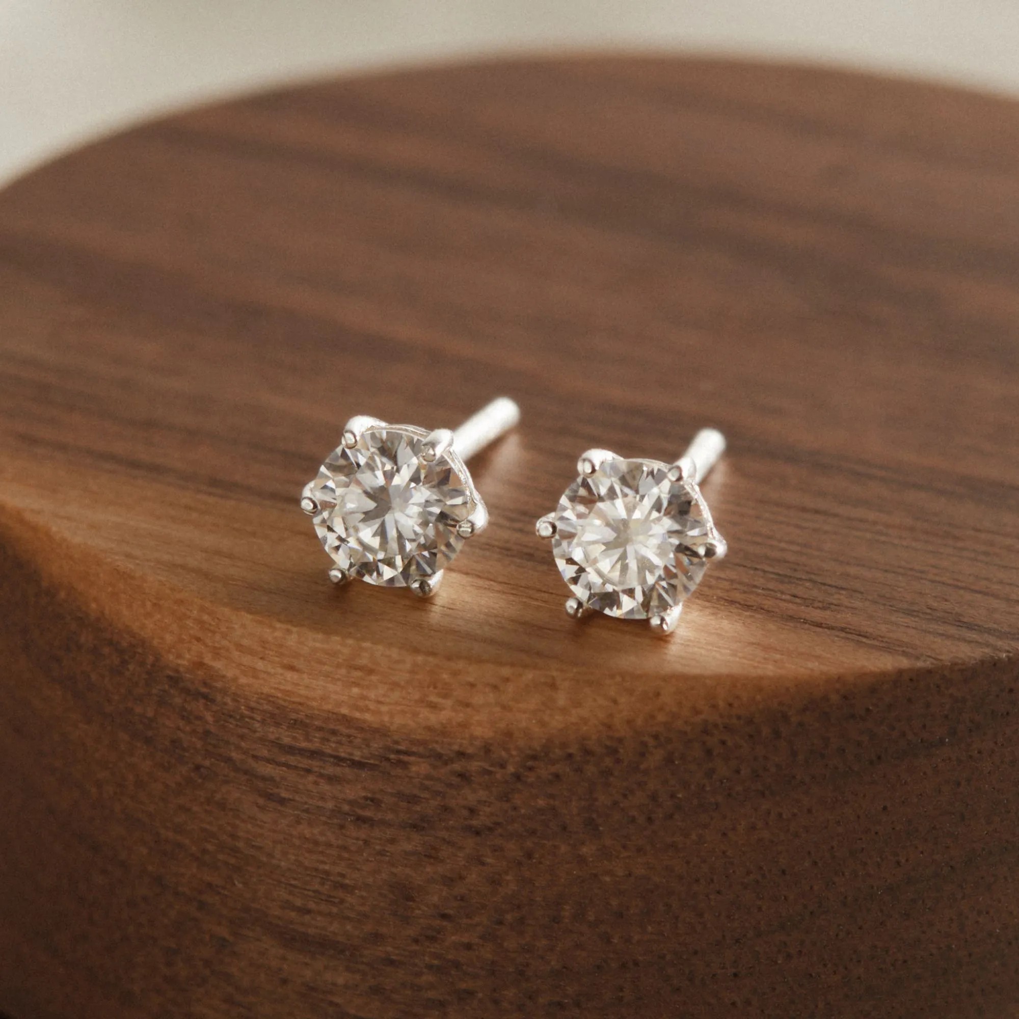 Khuyên Tai Bạc 925 Đính Kim Cương Moissanite VCE30-MS