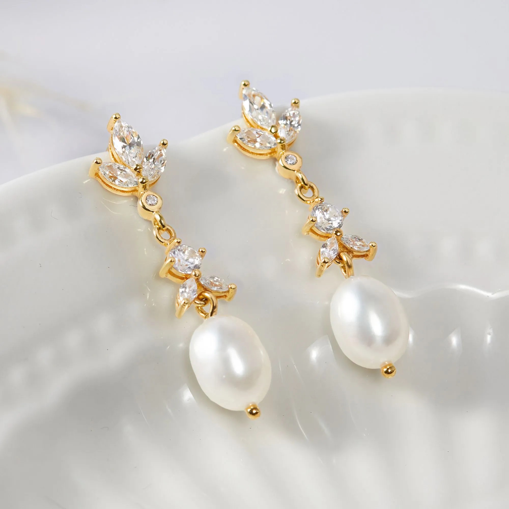 Khuyên Tai Dài Bạc 925 Hoa 3 Cánh Đính Đá Treo Dài Gắn Ngọc Trai Tự Nhiên - DE02