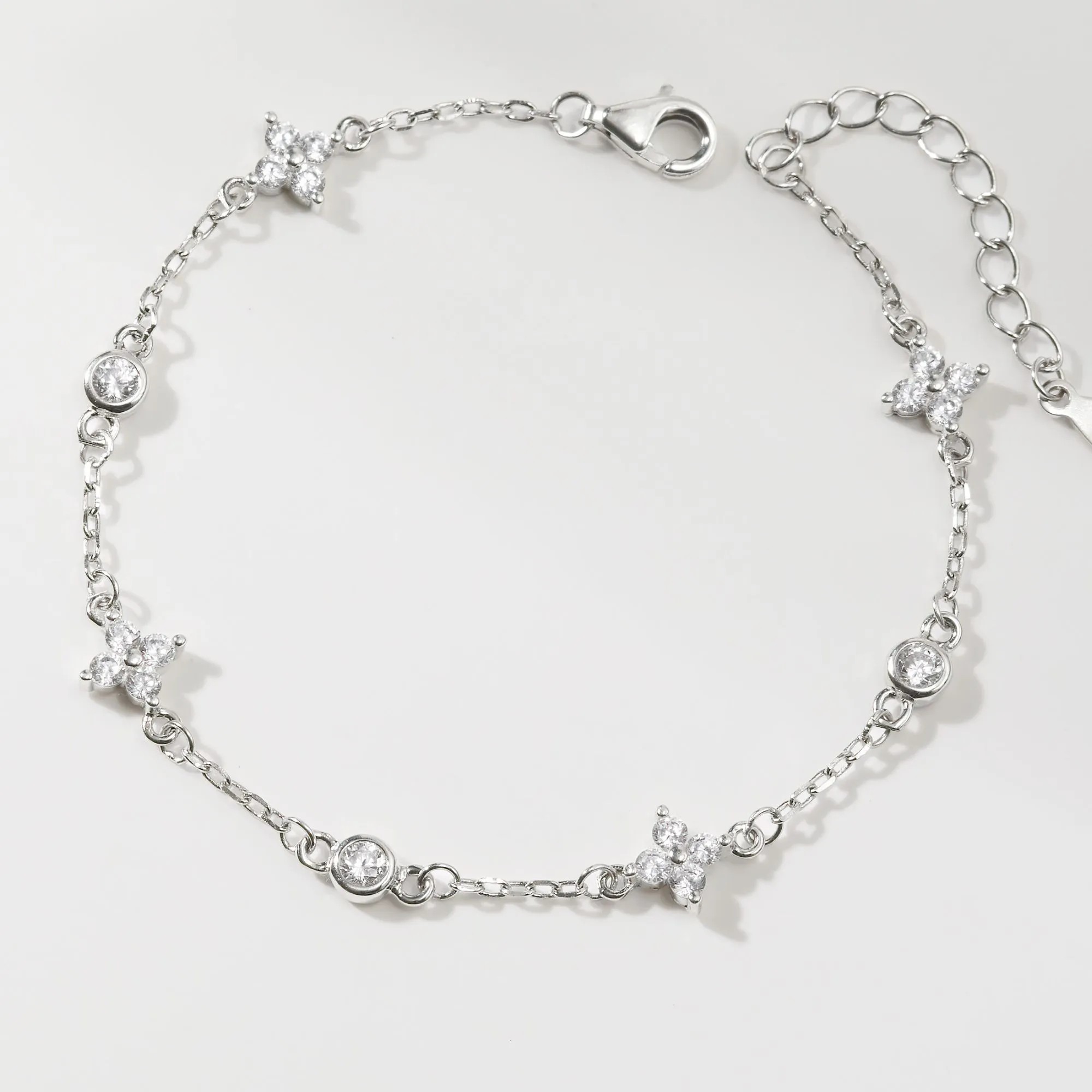 Lắc Tay Bạc 925 Charm Cỏ 4 Lá Xen Kẽ Charm Tròn Đính Đá - VCB510