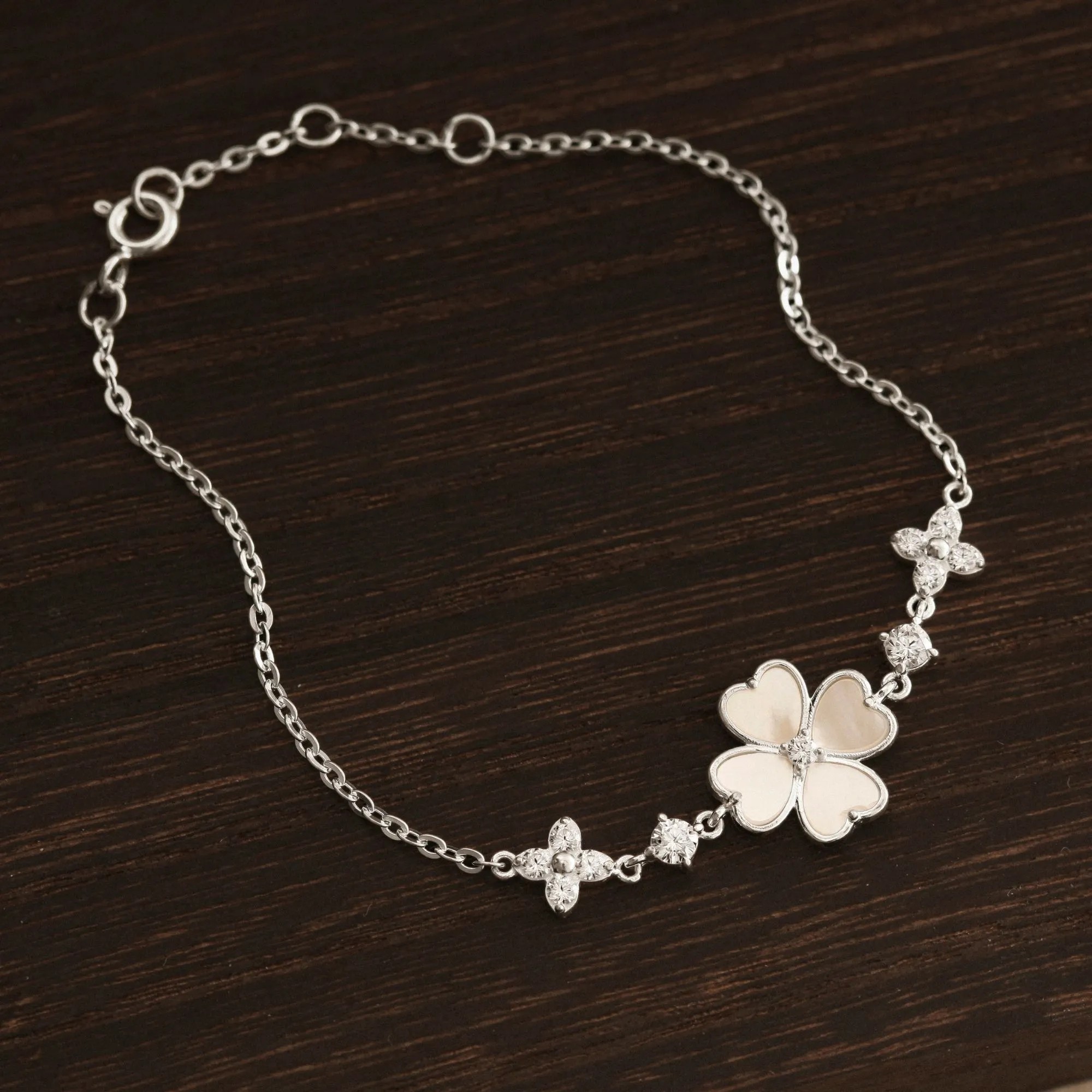 Lắc Tay Bạc 925 Cỏ 4 Lá Trái Tim Ngọc Trai Xà Cừ - VYB75