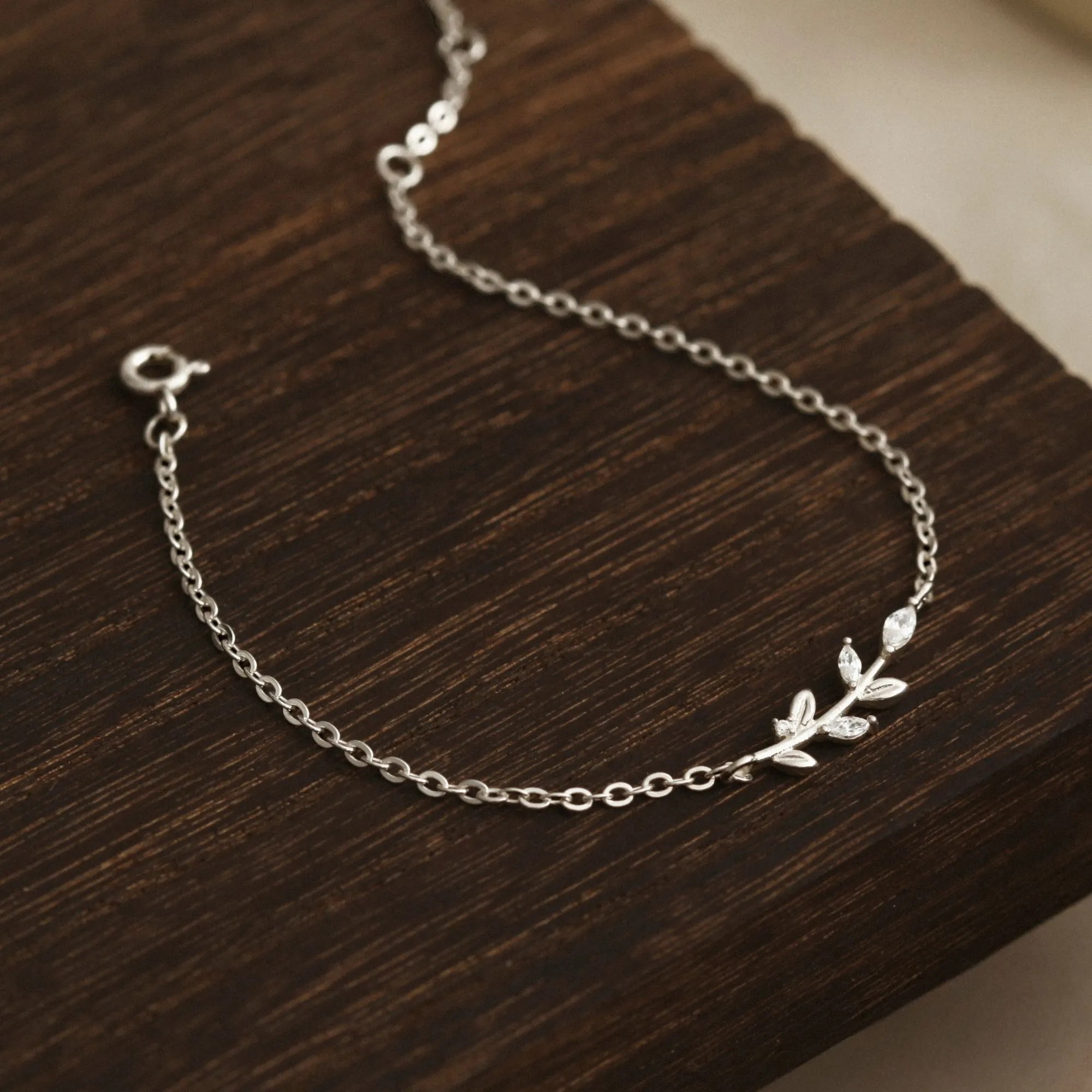 Lắc Tay Bạc 925 Lá Nguyệt Quế Đính Đá Laurel Bracelet - VCB21