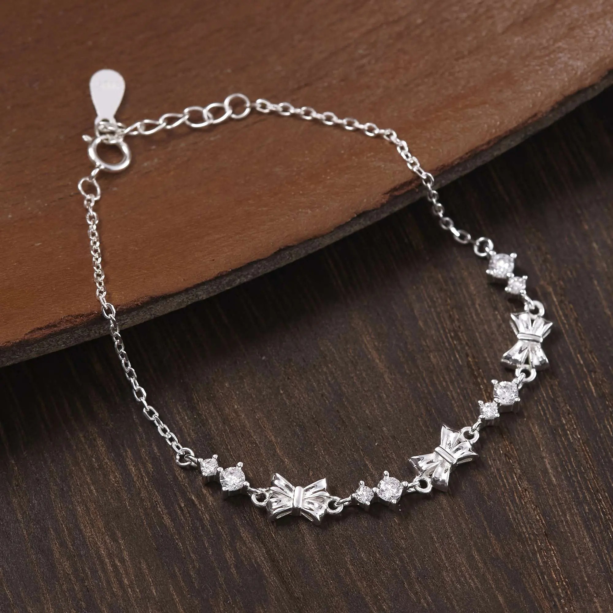 Lắc Tay Bạc 925 Nơ Xinh Đính Đá Cách Điệu - VCB523