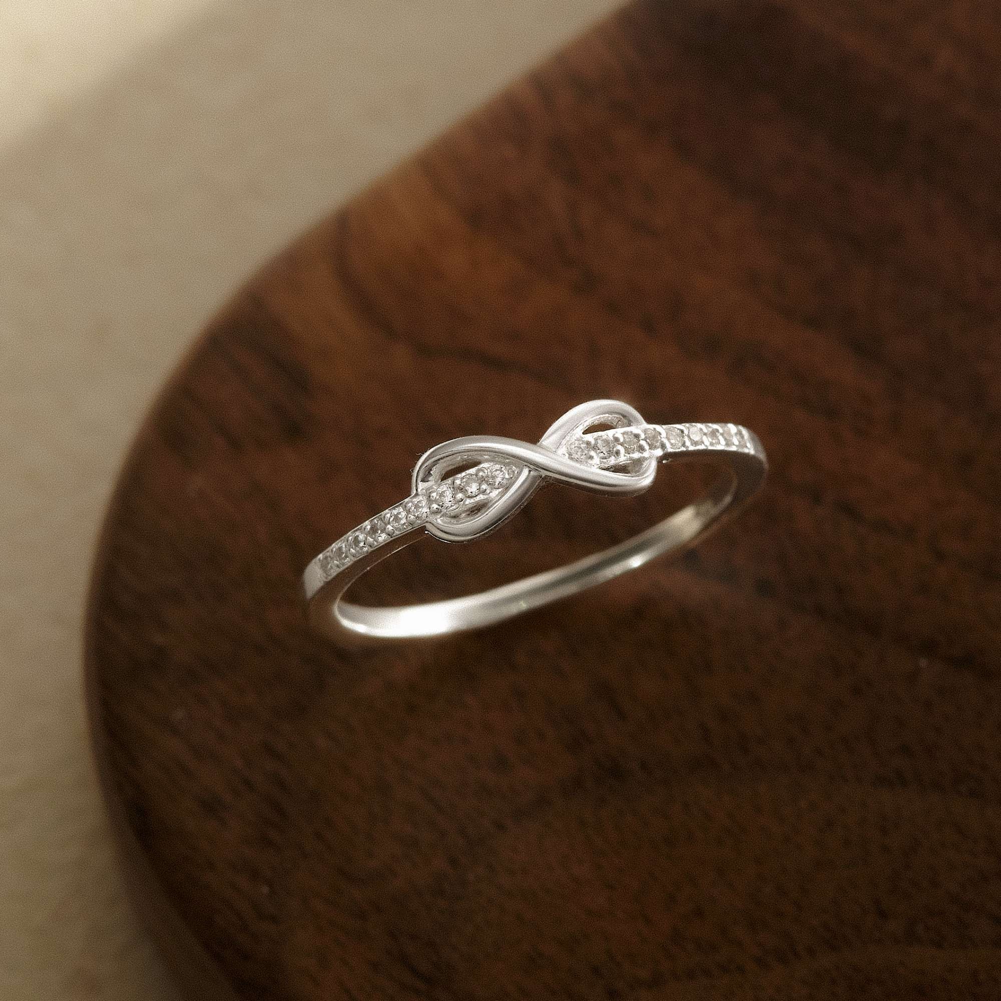 Nhẫn Bạc 925 Mảnh Vô Cực Đính Đá Viền Lấp Lánh - VCR38