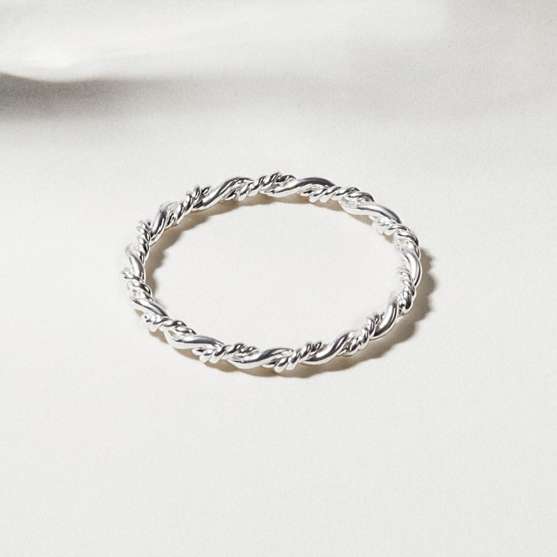 Nhẫn Bạc 925 Xoắn Mảnh Dainty Braided Ring - VCR10