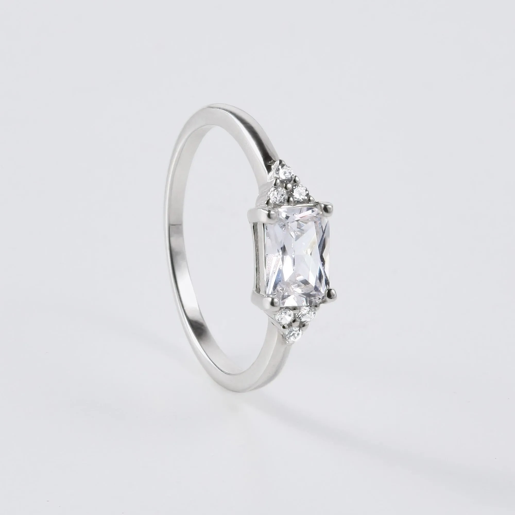 Nhẫn Chủ Bạc 925 Đá Chữ Nhật Statement Ring - VCR504