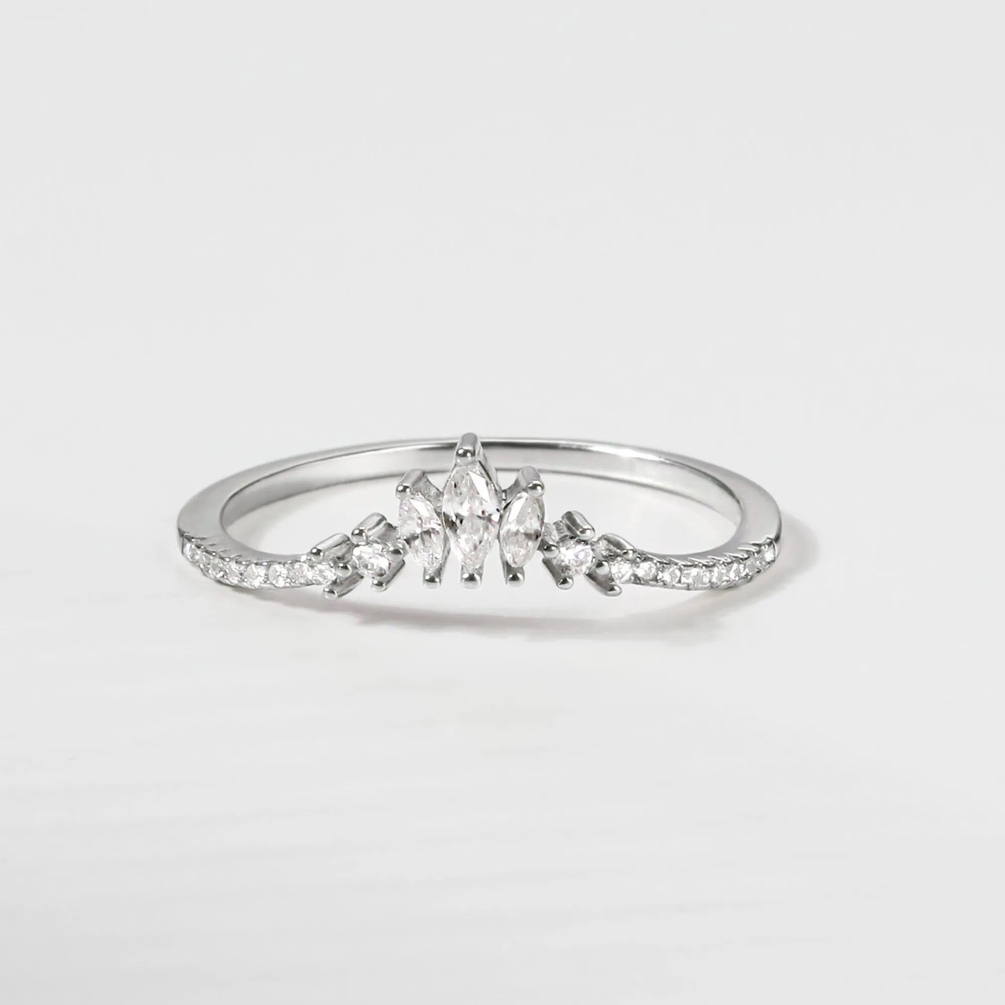 Nhẫn Mảnh Bạc 925 Vòm Đá Vương Miện Crown Ring - VCR505