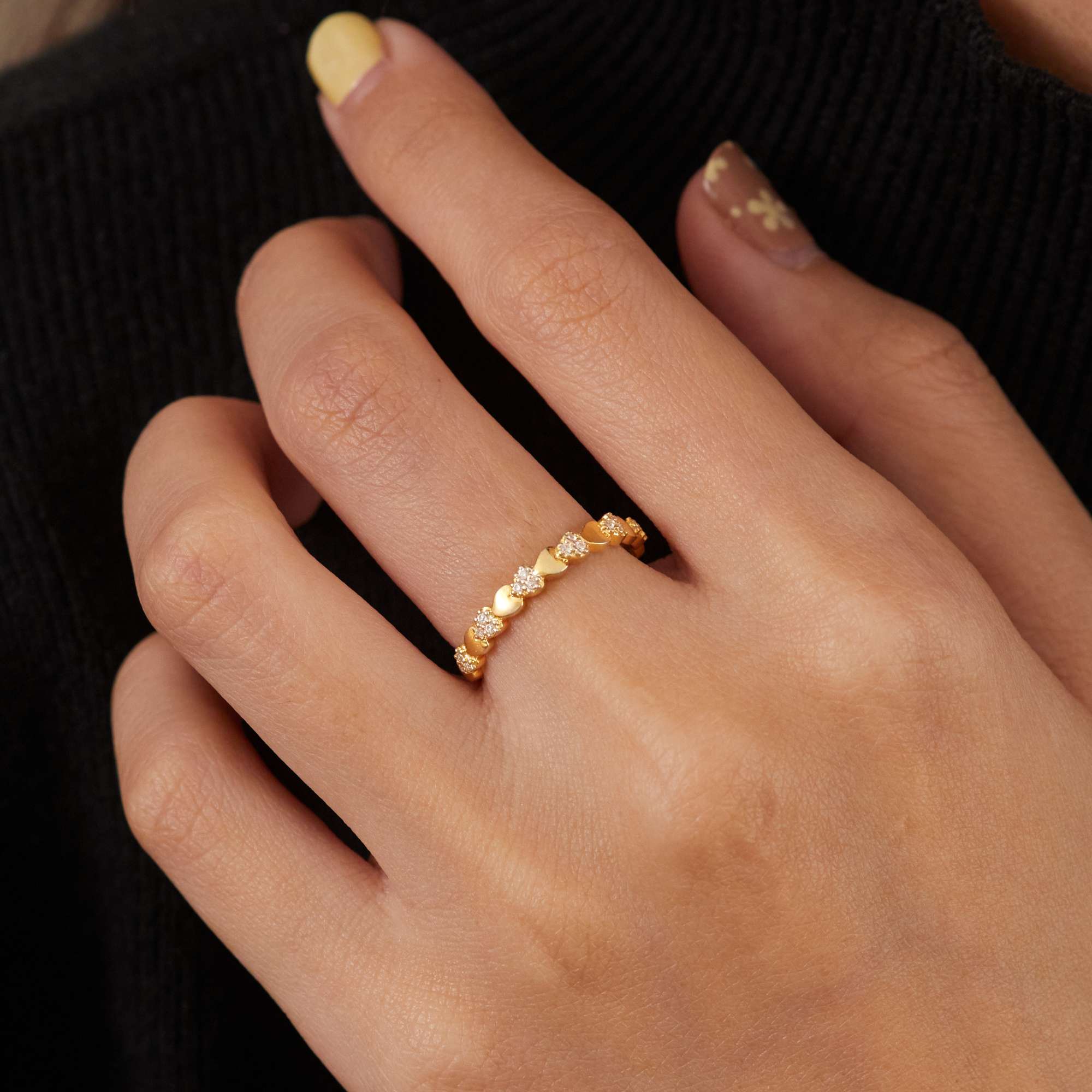 Nhẫn Bạc 925 Trái Tim Đính Đá Xen Kẽ 1/2 Vòng Nhẫn - ODR265