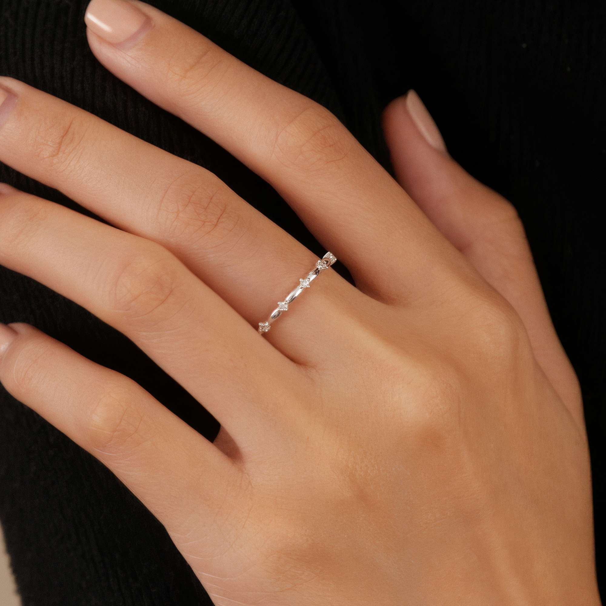 Nhẫn Bạc 925 Đính Đá Xen Kẽ Classic - ODR267