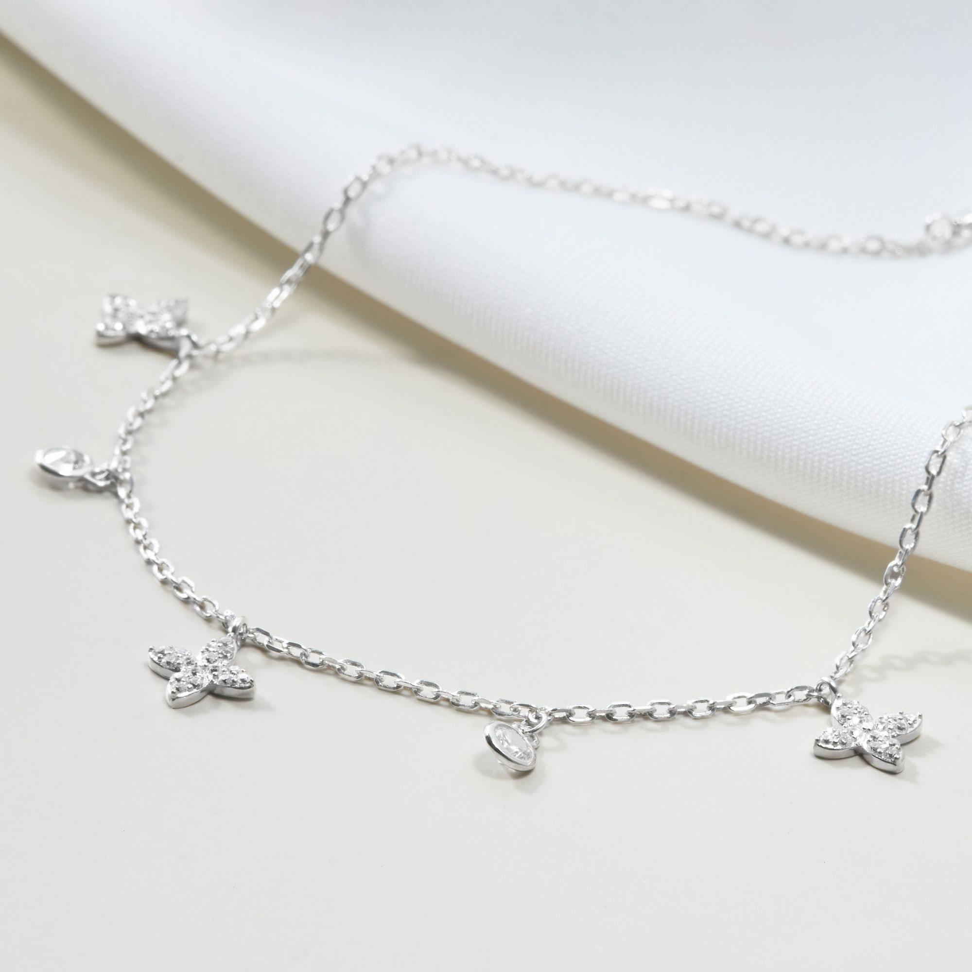 Quà Tặng 8/3 Lắc Chân Bạc 925 Charm Cỏ 4 Lá/ Sao 4 Cánh Xen Kẽ Charm Tròn Đính Đá - VCA500